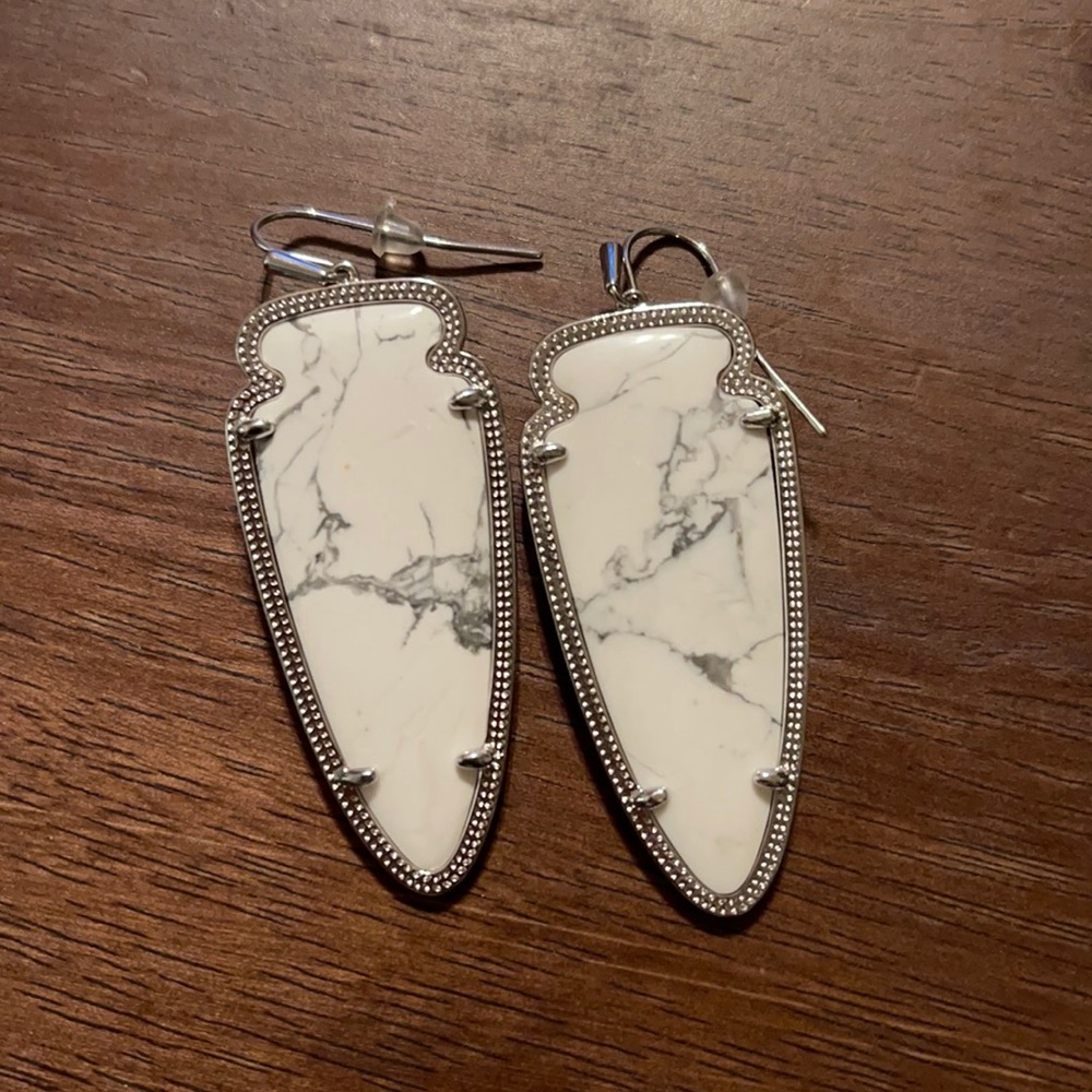 Limited Edition Kendra Scott Silver Skylar earrings in white howlite